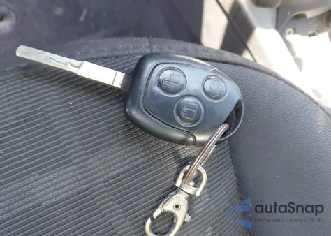 2013 Ford Fiesta Se z USA, uszkodzony, nr VIN 3FADP4EJ1DM186839